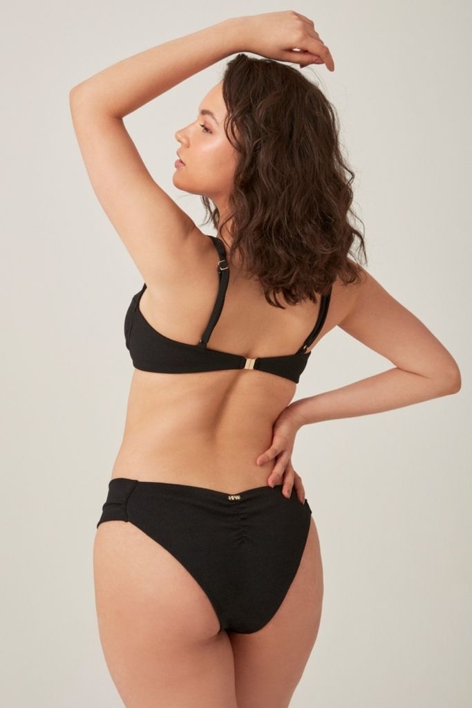 tanga drapeada black curve 0876 hype beachwear
