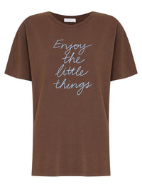 camiseta enjoy marrom BL01 triya