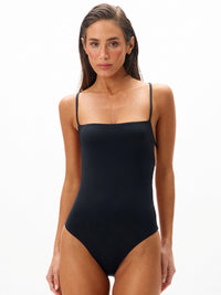 conjunto maiô e saia íris preto 0468 oásis resortwear