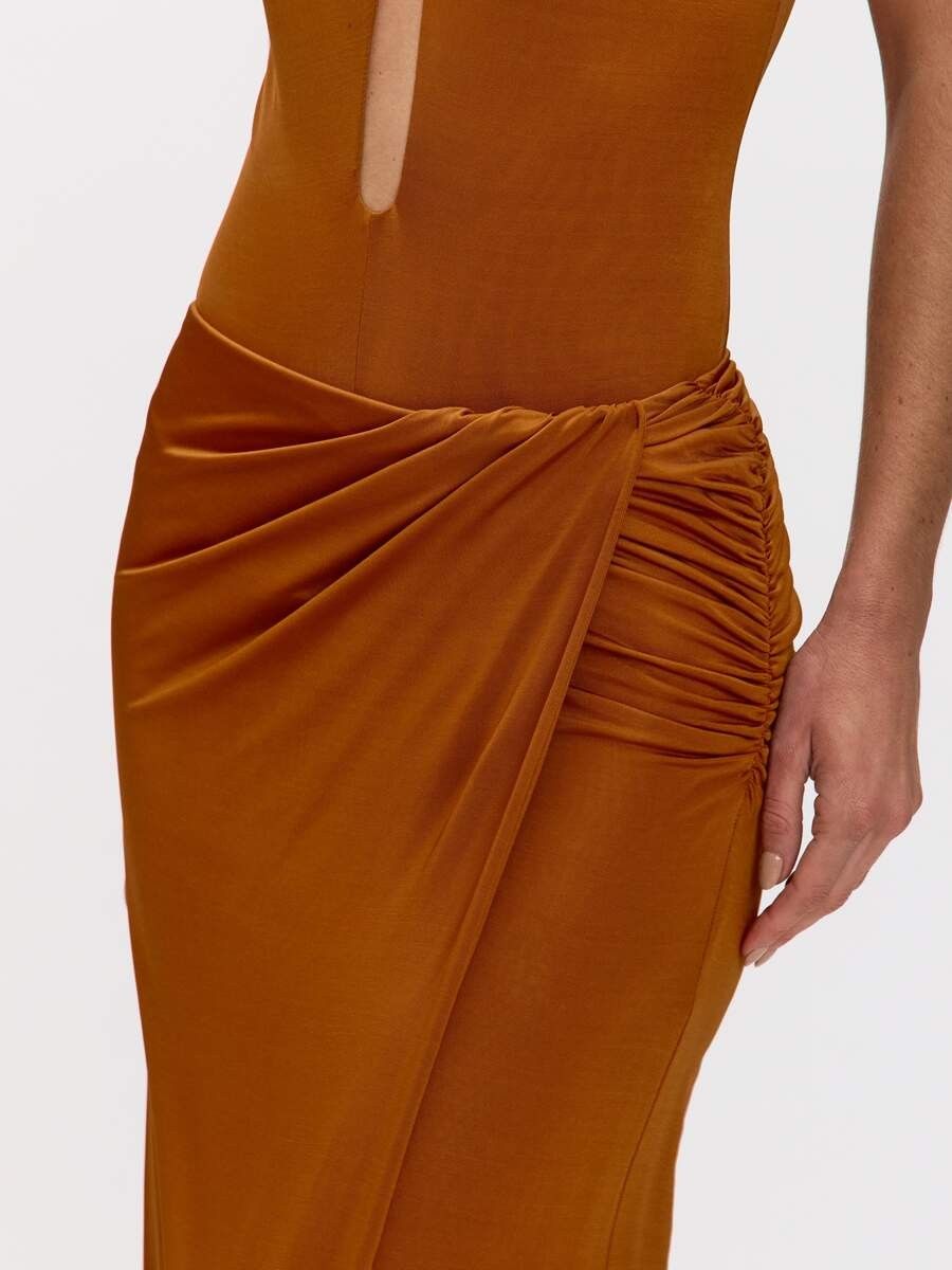 body e saia marrom jaclyn 0307 oásis resortwear